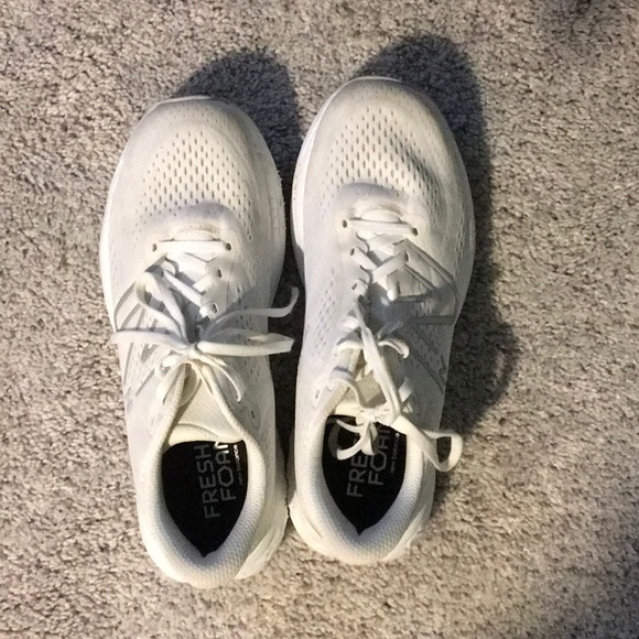 New Balance Running Shoes - Picture 3 of 6